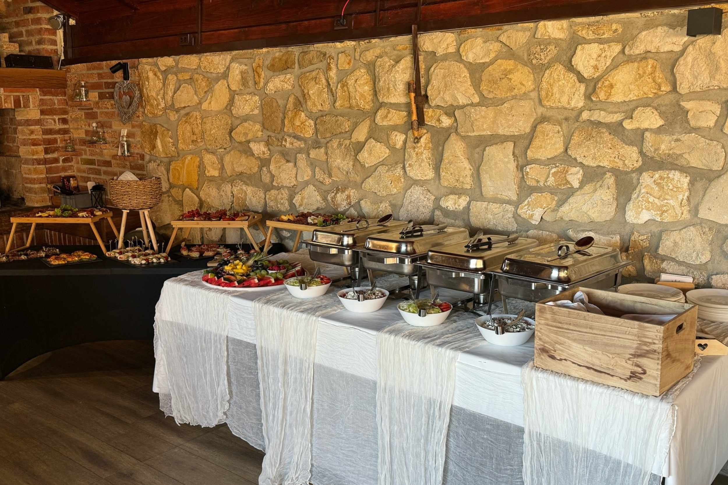 smile catering događanje slika sesvete varaždinska cesta 103 zagreb pizza pizze tjestenina sendvič pohano pohana jela salate burger tortilja roštilj deserti pića grill